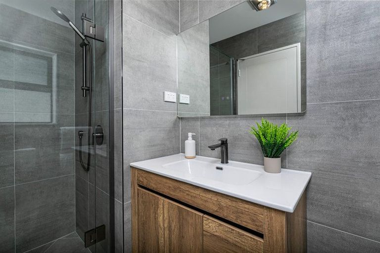 Photo of property in 3 Riroriro Road, Hobsonville, Auckland, 0616