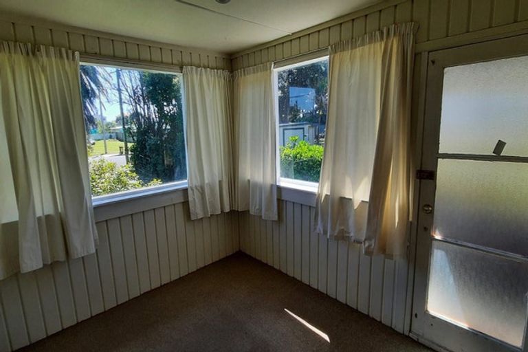 Photo of property in 8 The Avenue, Otaki Beach, Otaki, 5512