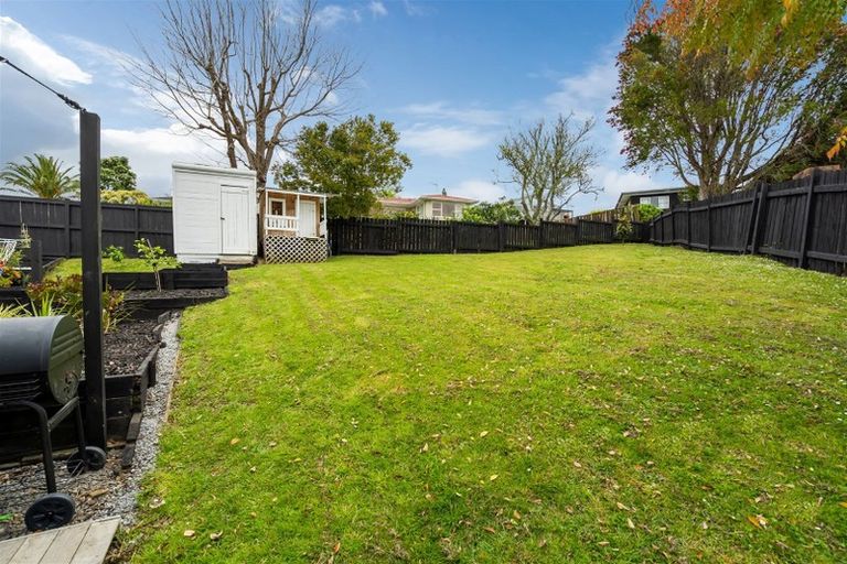 Photo of property in 19 Agincourt Street, Glenfield, Auckland, 0629
