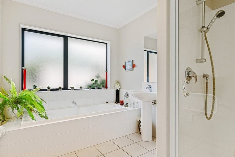 Photo of property in 8 Clifford Place, Amberley, 7410