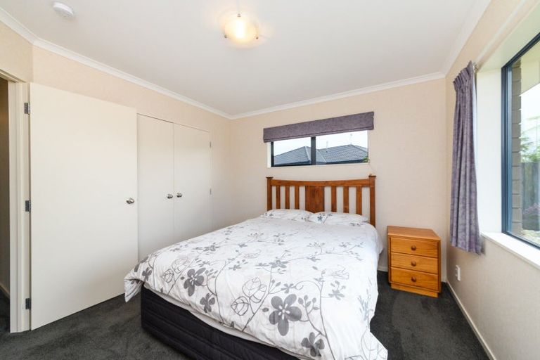Photo of property in 5 Daniel Place, Kelvin Grove, Palmerston North, 4414