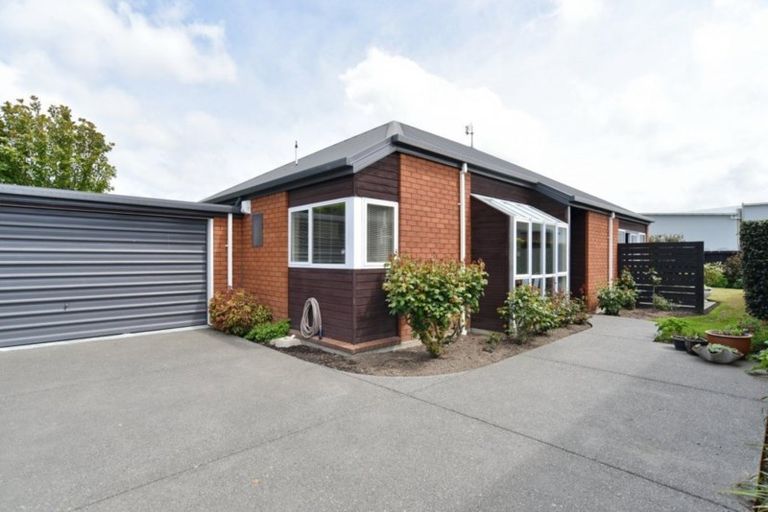 Photo of property in 1/9 Phoenix Lane, Northcote, Christchurch, 8052