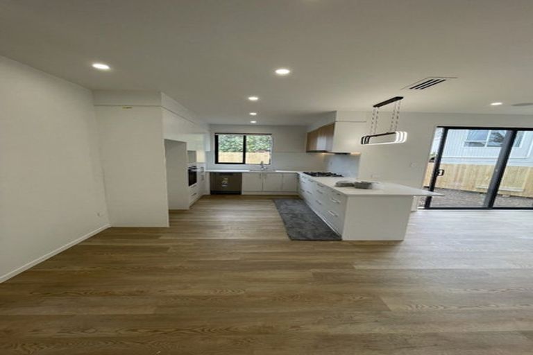 Photo of property in 14c Galsworthy Place, Bucklands Beach, Auckland, 2014