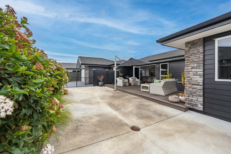 Photo of property in 8 Rakaia Way, Poraiti, Napier, 4112