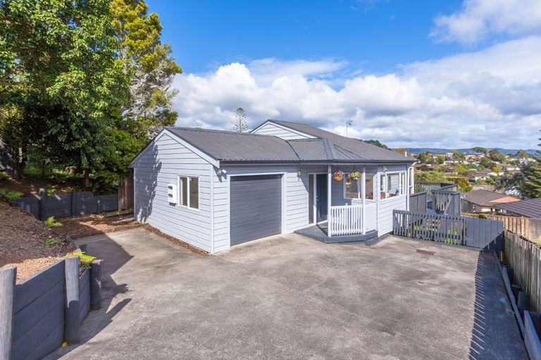 Photo of property in 115a Rosier Road, Glen Eden, Auckland, 0602
