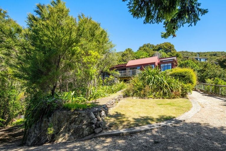 Photo of property in 542 Moetapu Bay Road, Moetapu Bay, Picton, 7282