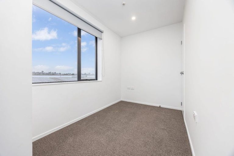 Photo of property in 209/28c Eileen Newey Place, Henderson, Auckland, 0612