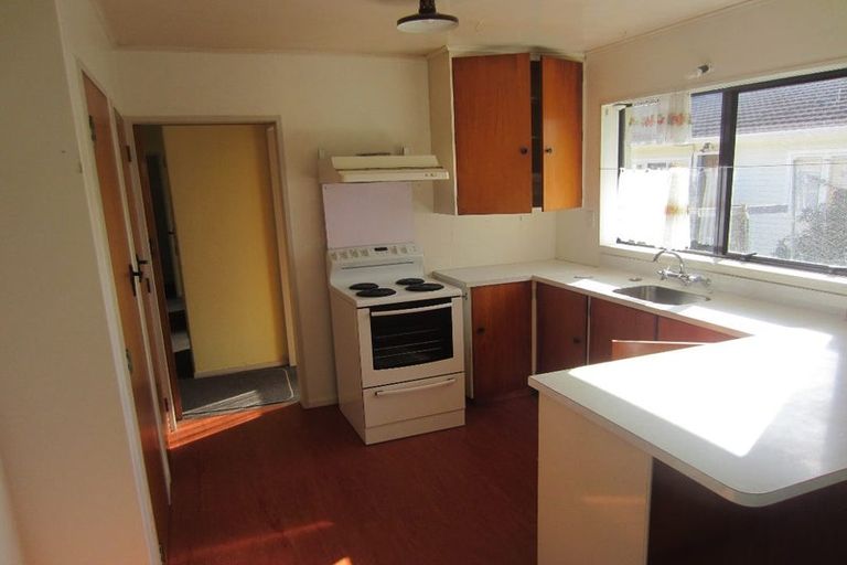 Photo of property in 3 Tawa Street, Tawa, Wellington, 5028