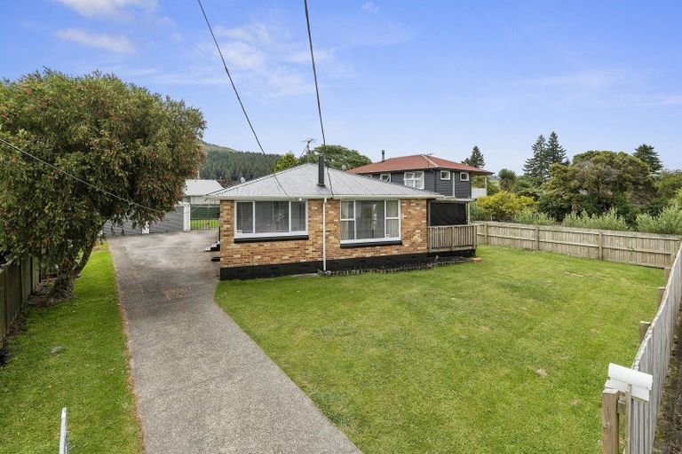Photo of property in 4 John Road, Fairy Springs, Rotorua, 3015