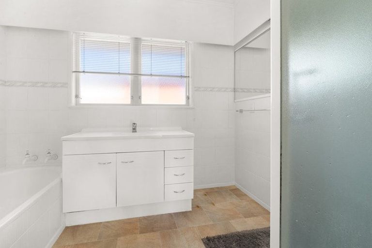Photo of property in 75 Lawrence Crescent, Hillpark, Auckland, 2102