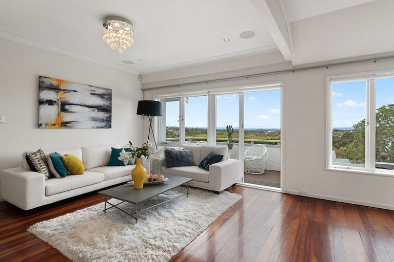 Photo of property in 14 Bank Street, Hillcrest, Auckland, 0627