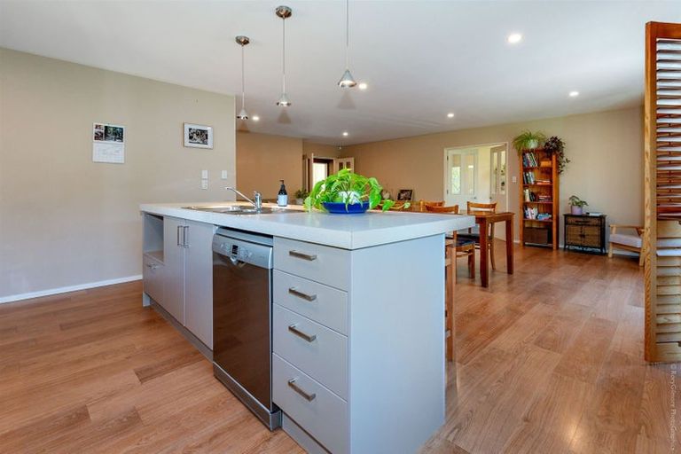 Photo of property in 12 Sheraton Place, Redwood, Christchurch, 8051