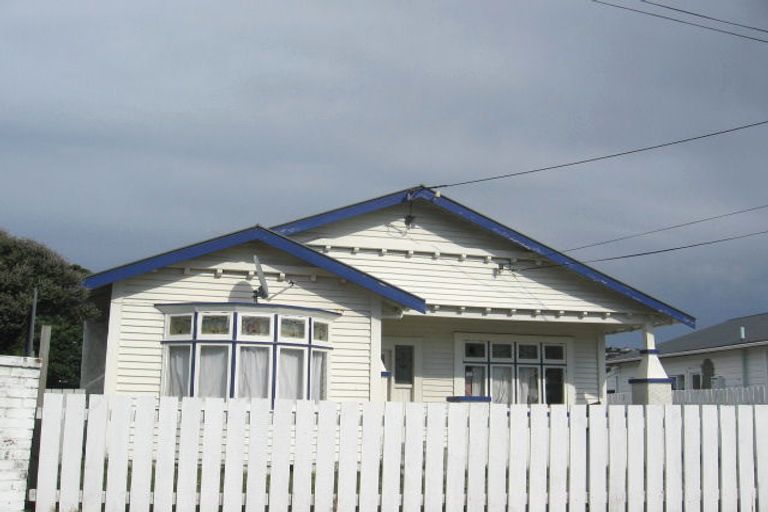 Photo of property in 210 Coutts Street, Rongotai, Wellington, 6022