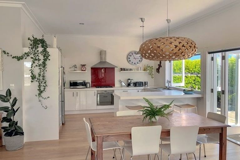 Photo of property in 1/1 Birkley Road, Bayswater, Auckland, 0622