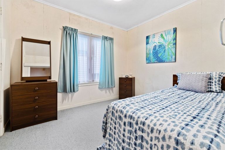 Photo of property in 58 Royal Road, Massey, Auckland, 0614