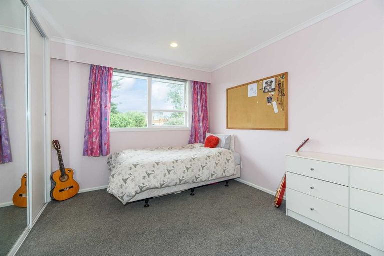 Photo of property in 6 Ravenwood Drive, Forrest Hill, Auckland, 0620