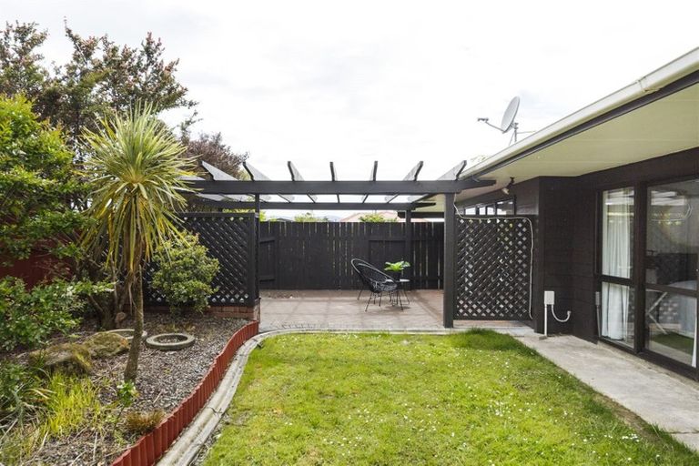 Photo of property in 20 Colonial Place, Kelvin Grove, Palmerston North, 4414
