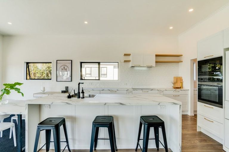 Photo of property in 91 Pacific Parade, Army Bay, Whangaparaoa, 0930