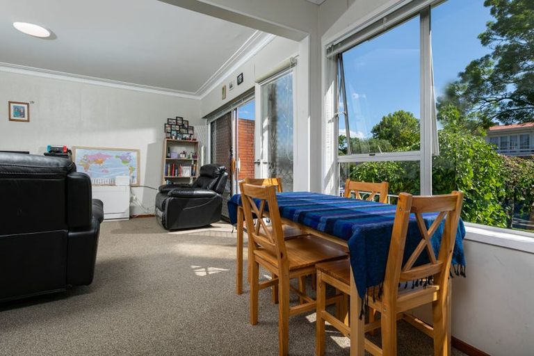 Photo of property in 5/1 Takapu Street, Henderson, Auckland, 0612