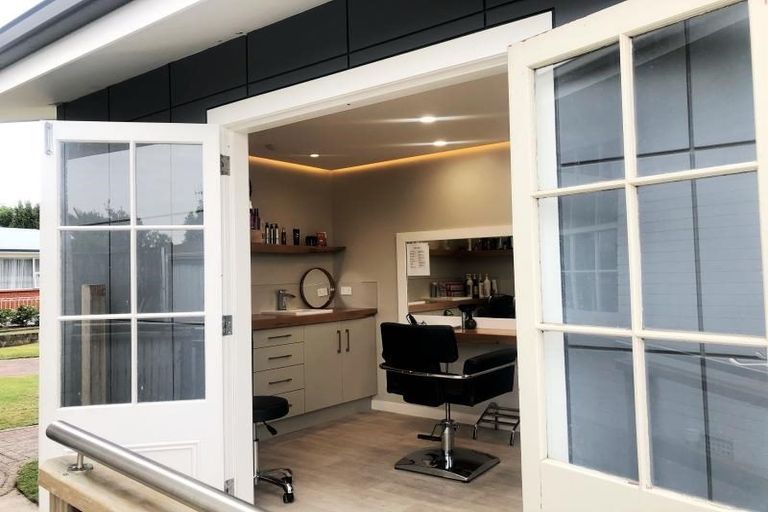 Photo of property in 15 Seamer Place, St Andrews, Hamilton, 3200