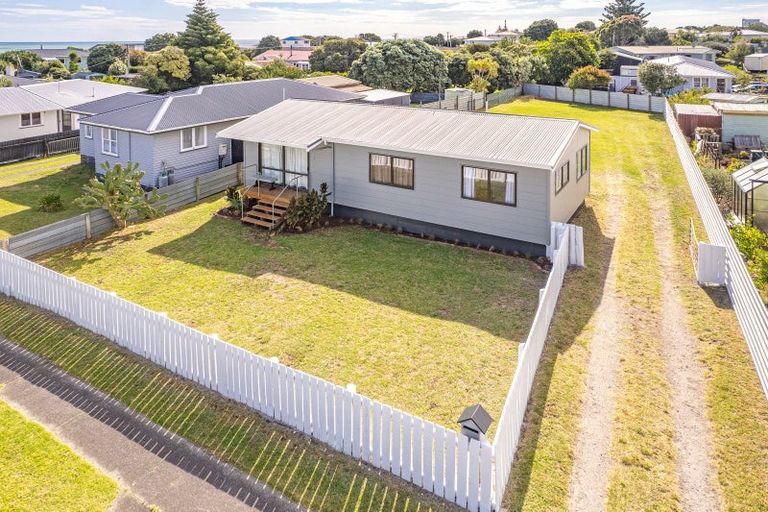 Photo of property in 7 Tainui Street, Castlecliff, Whanganui, 4501
