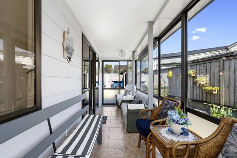 Photo of property in 30 Nikau Street, Inglewood, 4330