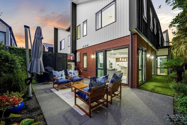 Photo of property in 2 Windlass Street, Long Bay, Auckland, 0630