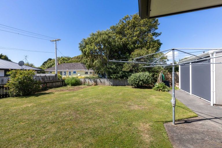 Photo of property in 59 Lismore Street, Merrilands, New Plymouth, 4312