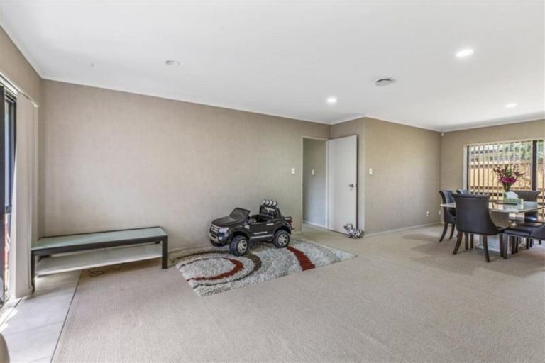 Photo of property in 202 Wattle Farm Road, Wattle Downs, Auckland, 2103