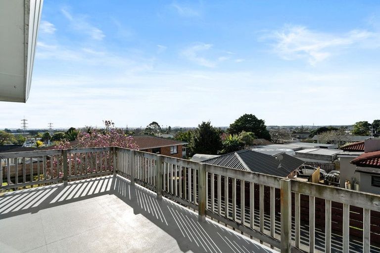 Photo of property in 2/22 Diorella Drive, Clover Park, Auckland, 2019