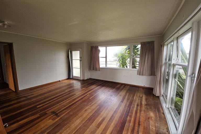 Photo of property in 106 Universal Drive, Henderson, Auckland, 0610