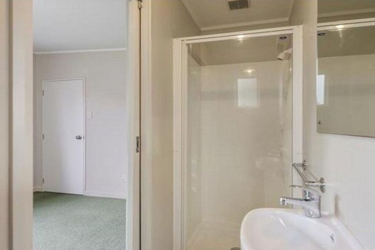 Photo of property in 6 Renfrew Street, Upper Riccarton, Christchurch, 8041