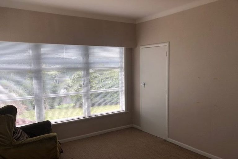 Photo of property in 9 Savoy Road, Glen Eden, Auckland, 0602