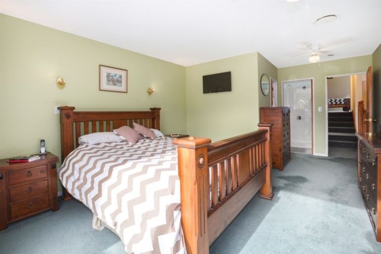 Photo of property in 12 Furneaux Grove, Whitby, Porirua, 5024