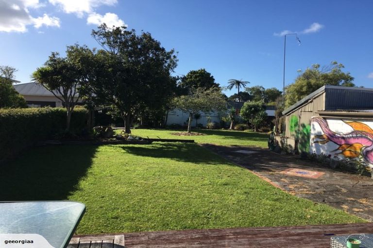 Photo of property in 4 Gordon Street, Glen Avon, New Plymouth, 4312