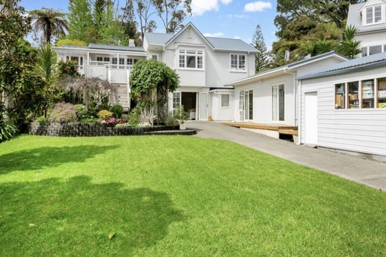 Photo of property in 57 The Terrace, Herald Island, Auckland, 0618