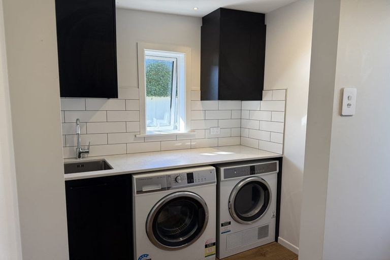 Photo of property in 1/3a First Avenue, Stanley Point, Auckland, 0624