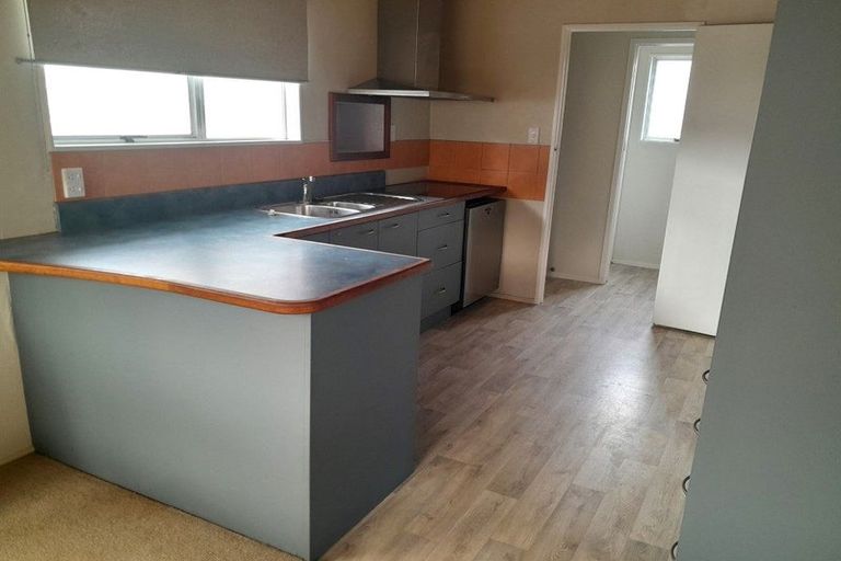 Photo of property in 2/23 The Glade S, Pukekohe, 2120