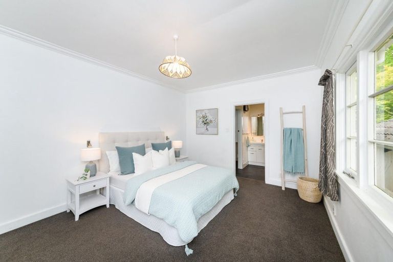 Photo of property in 4 Awatea Terrace, Hokowhitu, Palmerston North, 4410