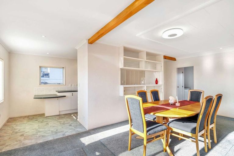 Photo of property in 1/186 Marine Parade, Mount Maunganui, 3116
