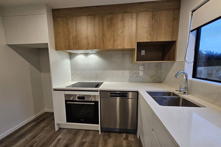 Photo of property in 4e Hepburn Road, Glendene, Auckland, 0602