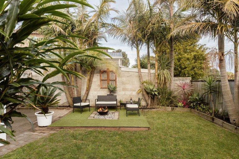 Photo of property in 230 Oceanbeach Road, Mount Maunganui, 3116