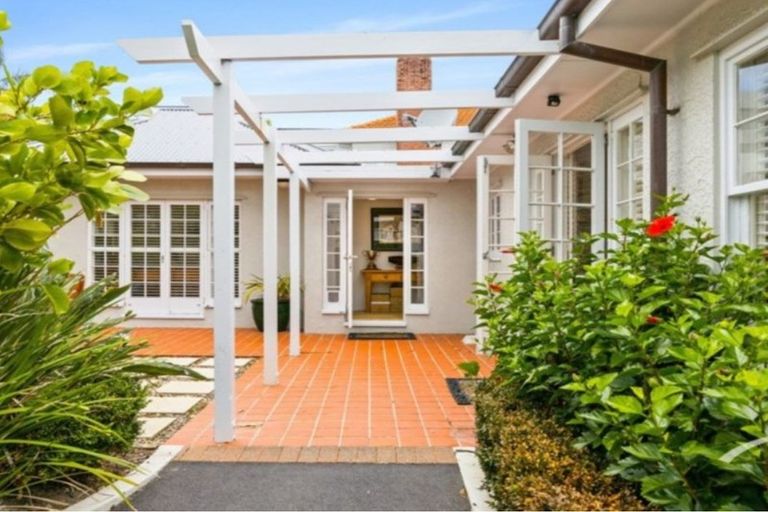 Photo of property in 232 Lake Road, Hauraki, Auckland, 0622