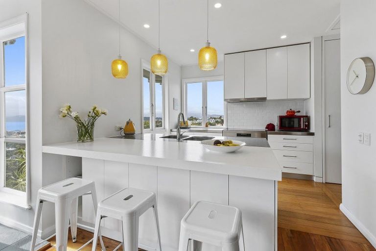 Photo of property in 22 Fairview Crescent, Kelburn, Wellington, 6012