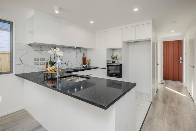 Photo of property in 15 Fredrick Hanson Road, Papakura, 2110