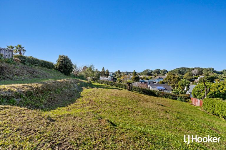 Photo of property in 1 Denby Close, Athenree, Waihi Beach, 3177