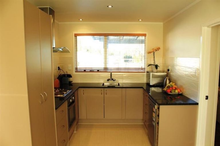 Photo of property in 5 Chantal Place, Red Hill, Papakura, 2110