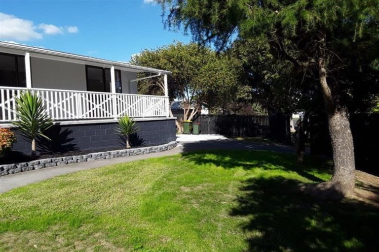 Photo of property in 1/19 Nearco Street, Randwick Park, Auckland, 2105