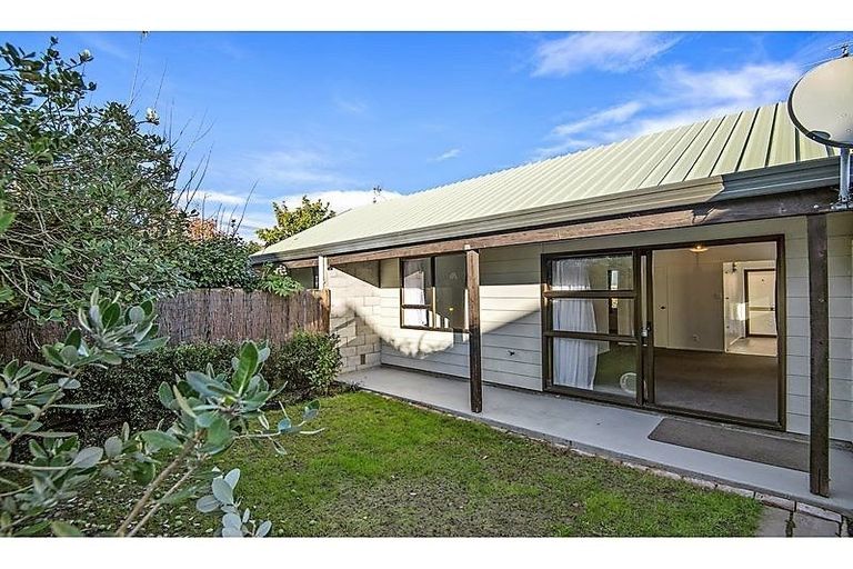 Photo of property in 2/23 Geraldine Street, Edgeware, Christchurch, 8013