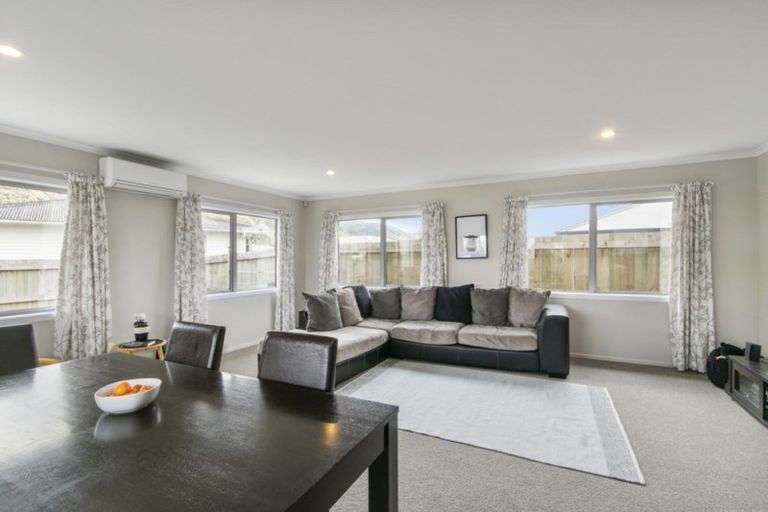 Photo of property in 14 Reubens Farm Lane, Taita, Lower Hutt, 5011